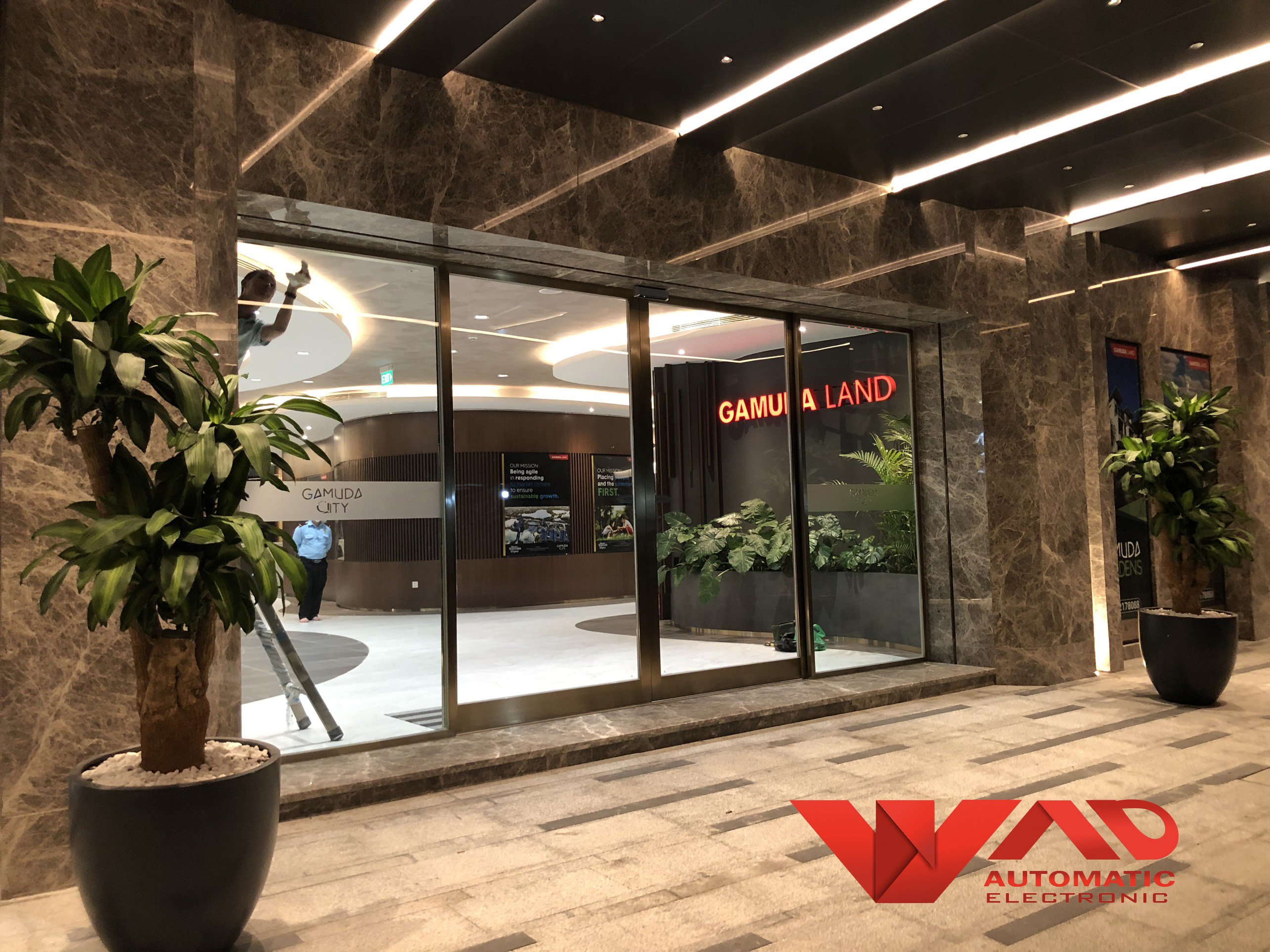 Cửa Trượt Tự Động Hà Nội – Giải Pháp Hiện Đại, Bền Bỉ Từ Thương Hiệu WAD